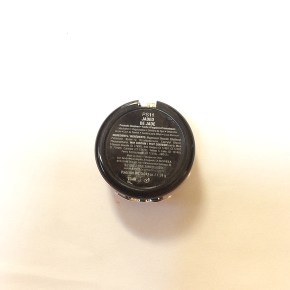 Eyeshadow - Picture 2 of 3